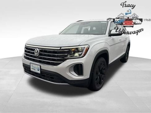 New 2026 Volkswagen Atlas SE image 3
