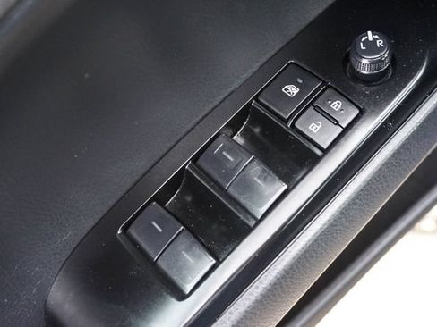 Used 2025 Toyota Camry SE FWD image 11