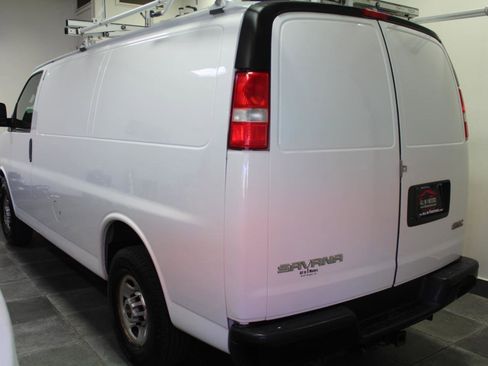 Used 2020 GMC Savana 2500 w/ Enhanced Convenience Package image 4