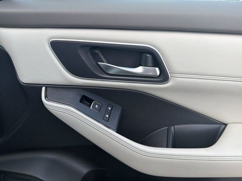 Used 2021 Nissan Rogue SL image 26