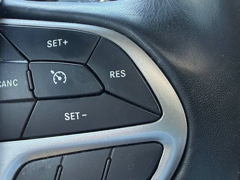 Used 2022 Jeep Grand Cherokee Limited RWD image 15