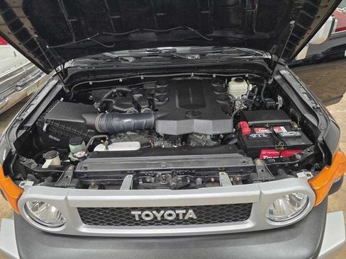 Used 2010 Toyota FJ Cruiser 4WD image 13