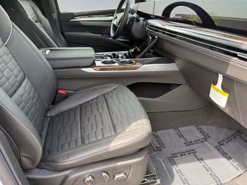 New 2026 Cadillac Escalade Platinum Sport AWD/4WD image 13
