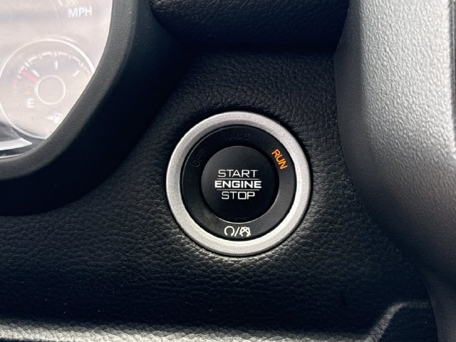 Used 2024 RAM 1500 Laramie AWD/4WD image 21