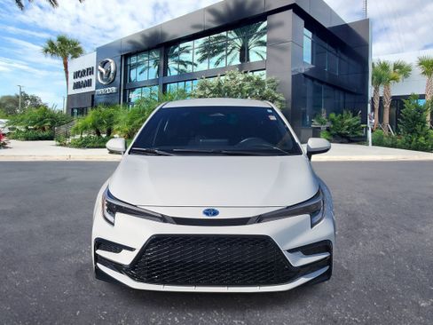 Used 2023 Toyota Corolla SE image 2