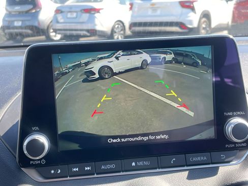 Used 2025 Nissan Sentra SV image 24