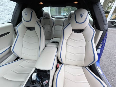 Used 2015 Maserati GranTurismo Sport RWD image 19