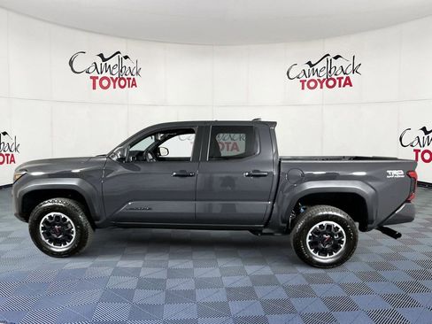 Used 2025 Toyota Tacoma TRD Off-Road AWD/4WD image 5