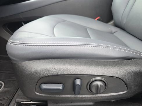 Used 2024 Buick Enclave Essence w/ LPO, Floor Liner Package FWD image 31