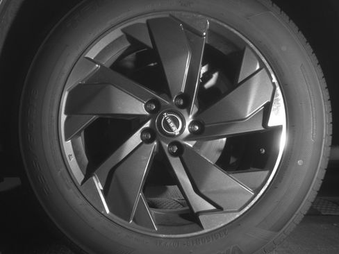 Used 2025 Nissan Rogue SV image 14