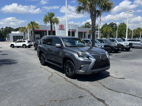 Used 2023 Lexus GX 460 Premium w/ Premium Package AWD/4WD image 2