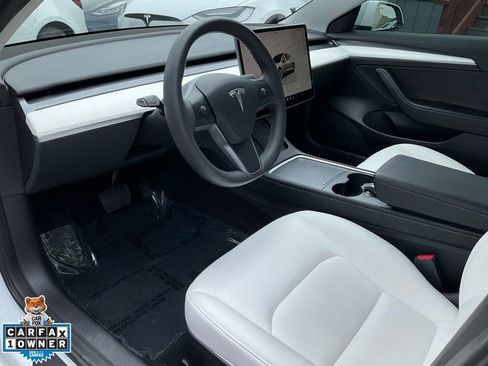 Used 2022 Tesla Model 3 Standard Range RWD image 6