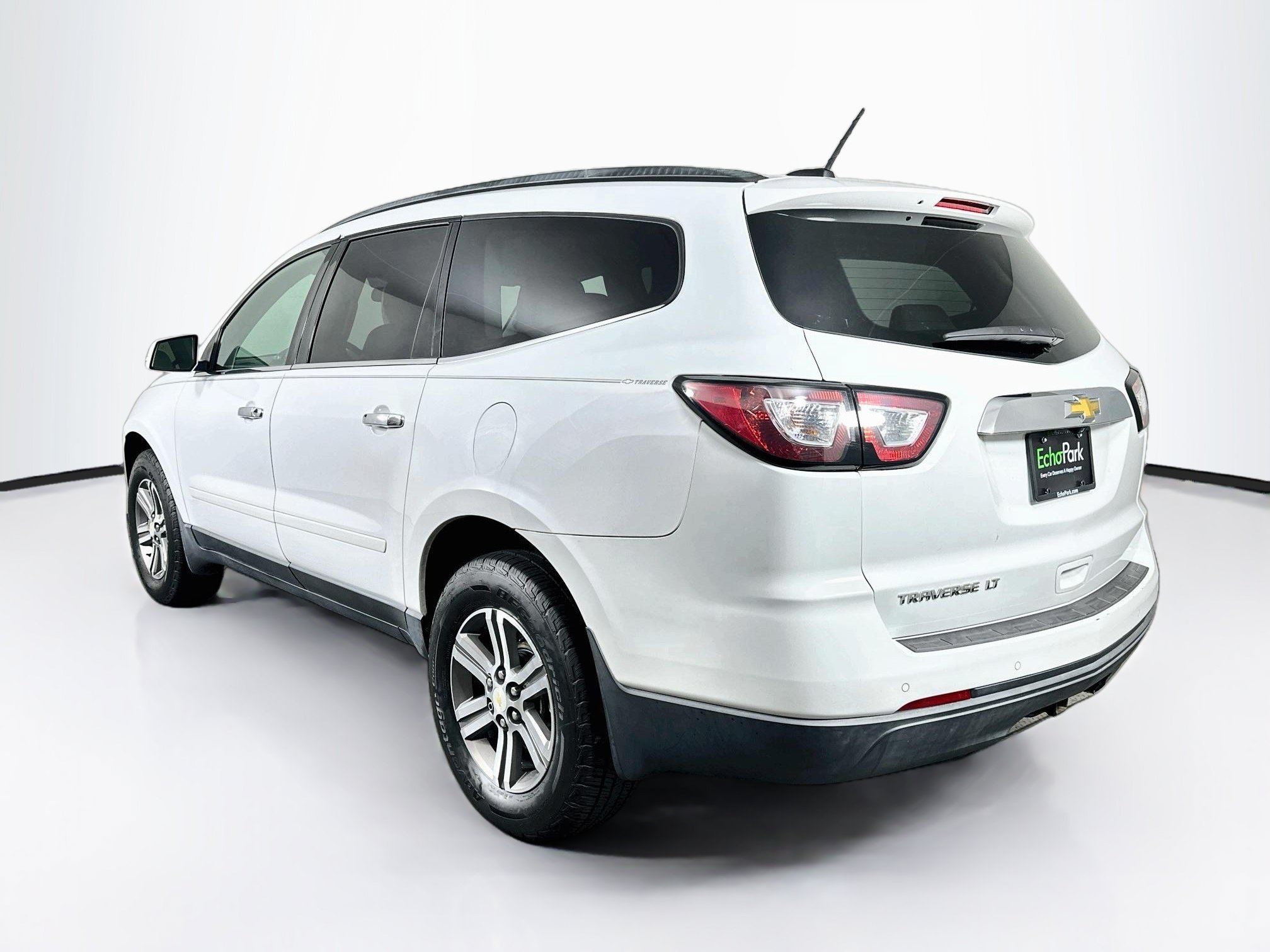 Used 2016 Chevrolet Traverse LT FWD image 5