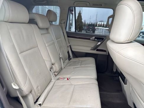 Used 2010 Lexus GX 460 image 29