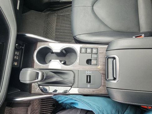 Used 2023 Toyota Highlander Platinum image 20