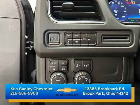 Used 2023 Chevrolet Tahoe LT w/ Luxury Package AWD/4WD image 10