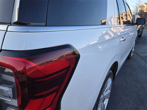 Used 2024 Ford Expedition King Ranch image 7