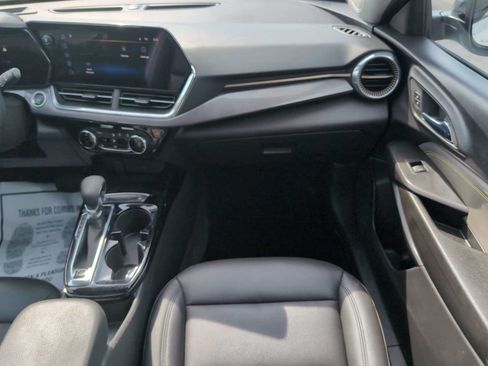 Used 2025 Chevrolet Trax ACTIV w/ Sunroof Package FWD image 28