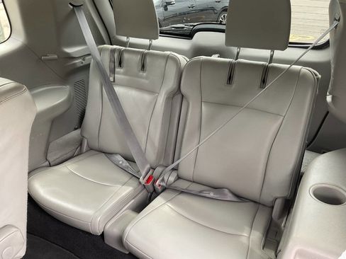 Used 2012 Toyota Highlander Limited w/ Tow Pkg AWD/4WD image 31