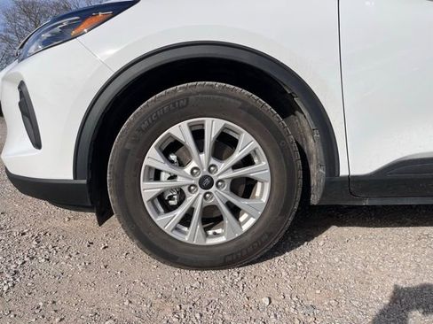 Certified 2024 Ford Escape Active w/ Tech Pack #1 image 9