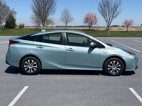 Used 2019 Toyota Prius XLE image 8