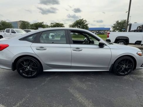 Used 2023 Honda Civic Sport image 9