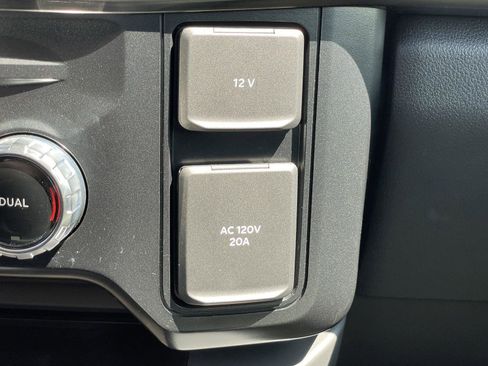 Used 2024 Ford F250 Lariat w/ Lariat Ultimate Package image 29