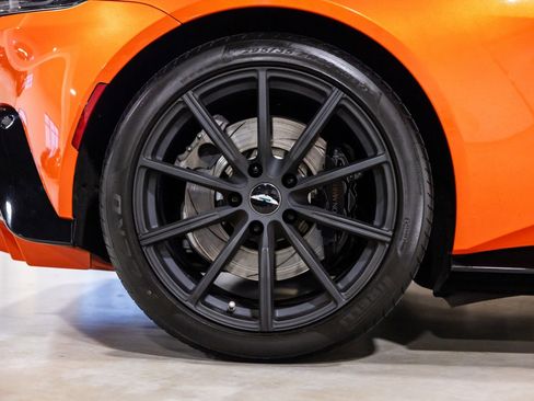 Used 2020 Aston Martin V8 Vantage Coupe image 26