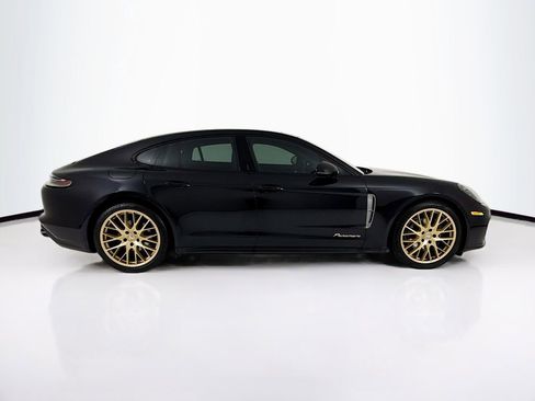 Certified 2023 Porsche Panamera Platinum Edition image 8