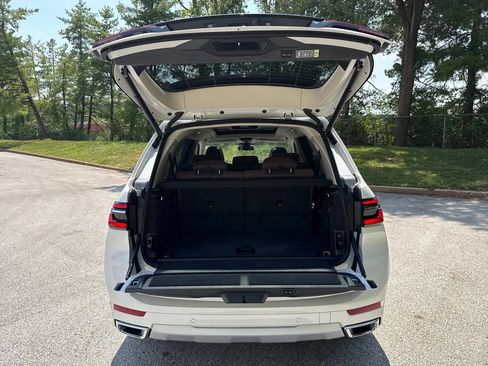 Used 2027 BMW X7 xDrive40i w/ Executive Package AWD/4WD image 28
