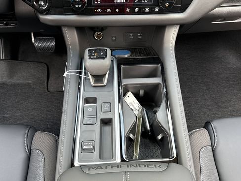 New 2026 Nissan Pathfinder SL FWD image 5