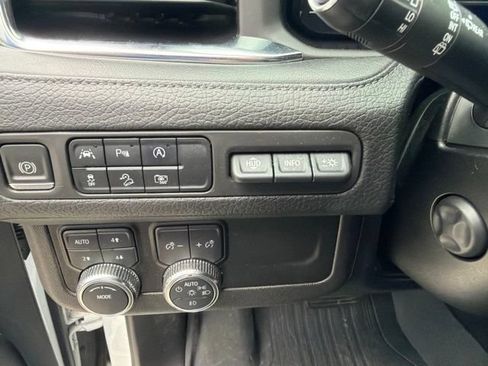 Used 2023 GMC Yukon Denali AWD/4WD image 41