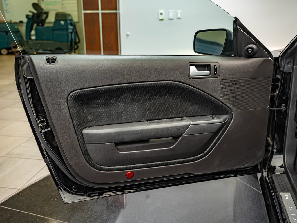 Used 2008 Ford Mustang GT RWD image 22