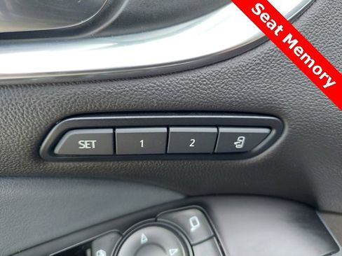 Used 2024 Buick Enclave Premium image 22