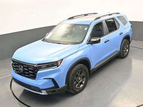 Used 2025 Honda Pilot TrailSport image 53