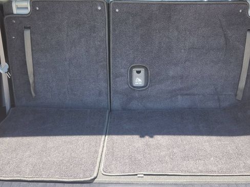 Used 2024 Toyota Highlander Platinum FWD image 28