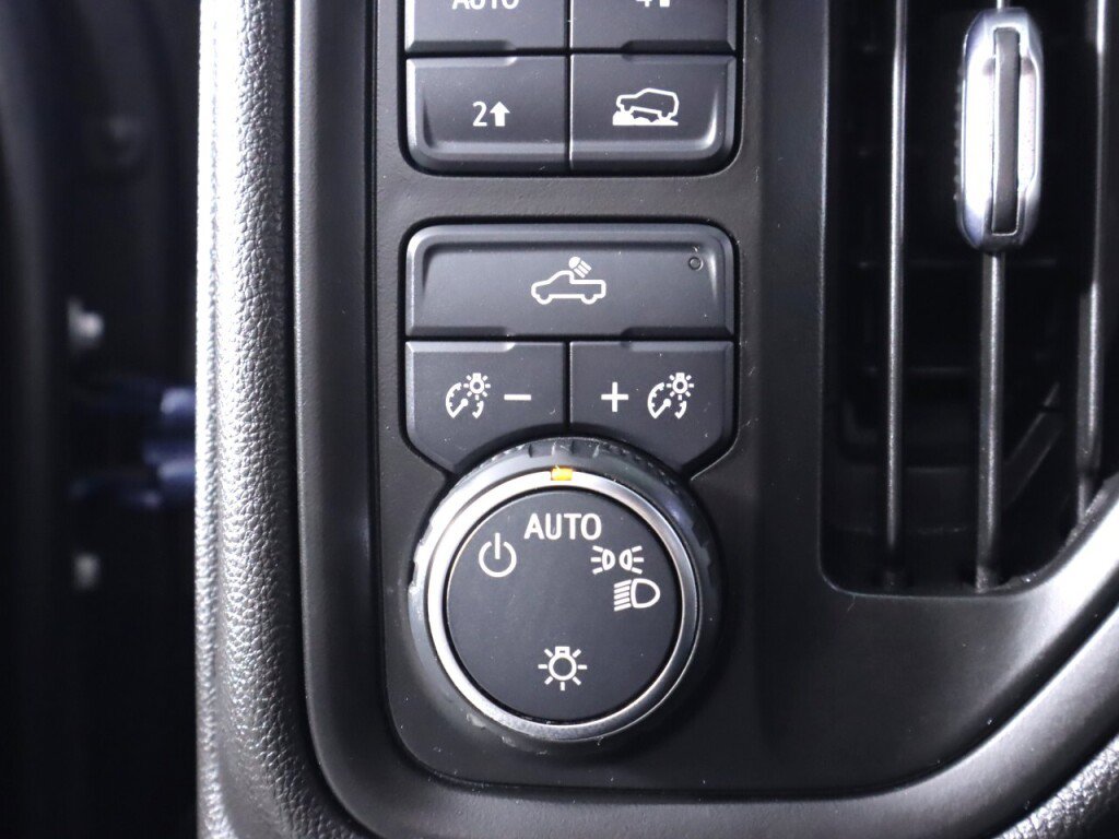 Used 2021 Chevrolet Silverado 1500 Custom w/ LPO, Dark Essentials Package AWD/4WD image 11