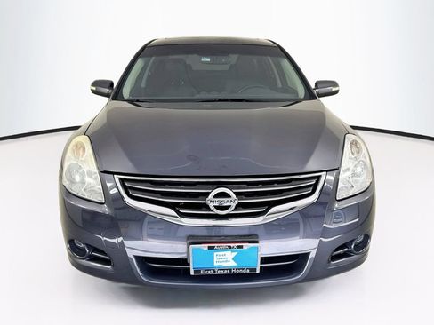 Used 2012 Nissan Altima 3.5 SR w/ Sport Pkg FWD image 2
