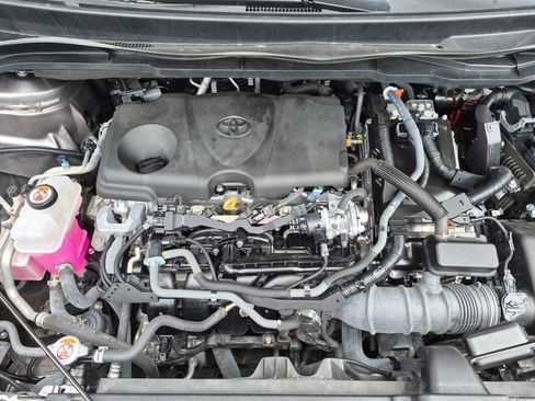 Used 2024 Toyota Sienna XLE FWD image 13