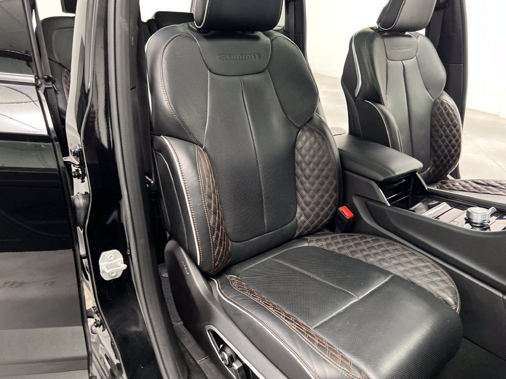 Used 2025 Jeep Grand Cherokee Summit w/ Obsidian Package AWD/4WD image 29