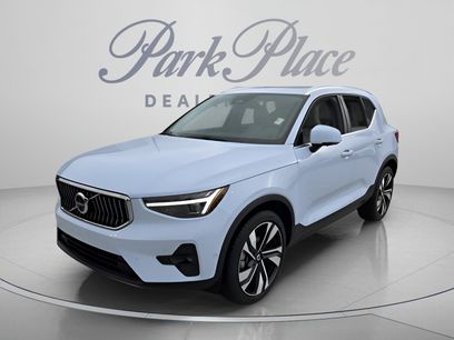 Used 2025 Volvo XC40 B5 Ultra