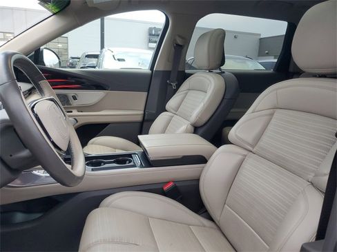 Certified 2024 Lincoln Nautilus Reserve w/ Equipment Group 203A image 13