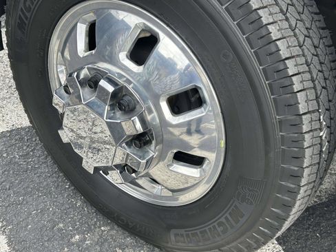 Used 2024 GMC Sierra 3500 Denali w/ Denali Reserve Package image 9