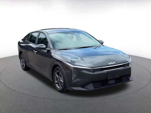 Used 2026 Kia K4 FWD image 3