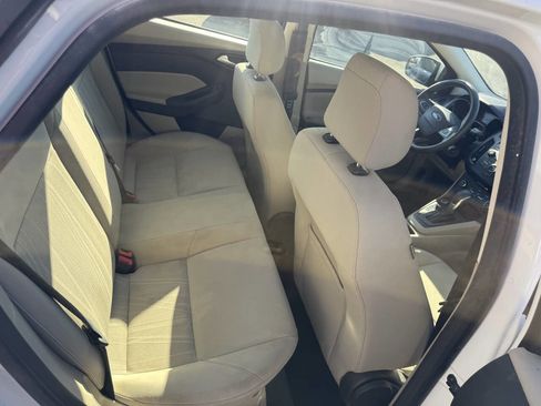 Used 2018 Ford Focus SE image 18