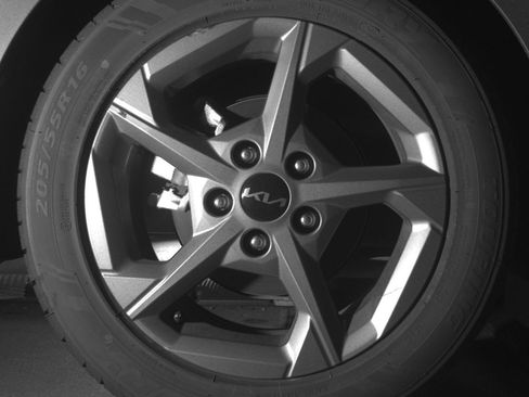 Used 2025 Kia K4 FWD image 15