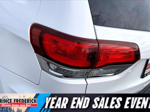 Used 2020 Jeep Grand Cherokee Limited image 24