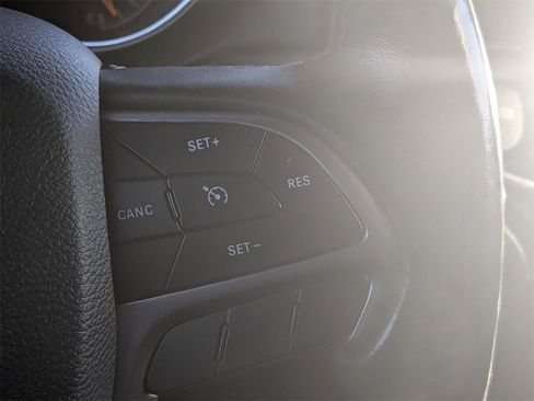 Used 2020 Jeep Grand Cherokee Laredo w/ 18" Wheel & 8.4" Radio Group image 21