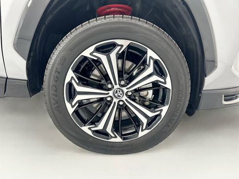 Used 2025 Toyota RAV4 XSE w/ Weather Package AWD/4WD image 30