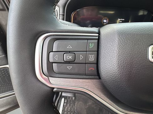 Used 2024 Jeep Wagoneer Series II AWD/4WD image 18